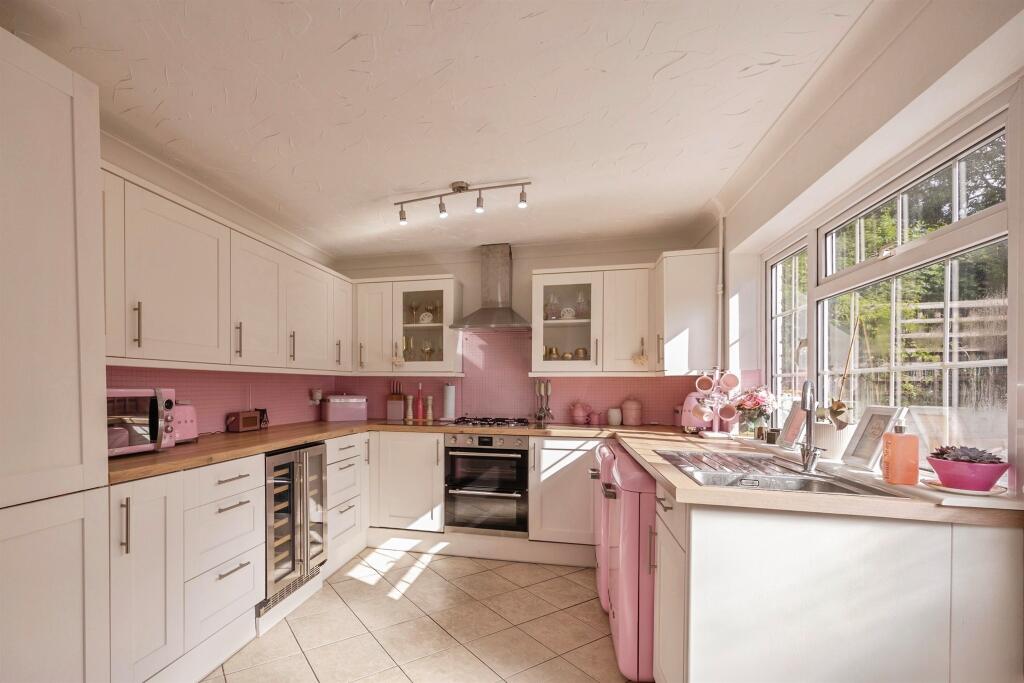 House in Havant, Hampshire - View 3