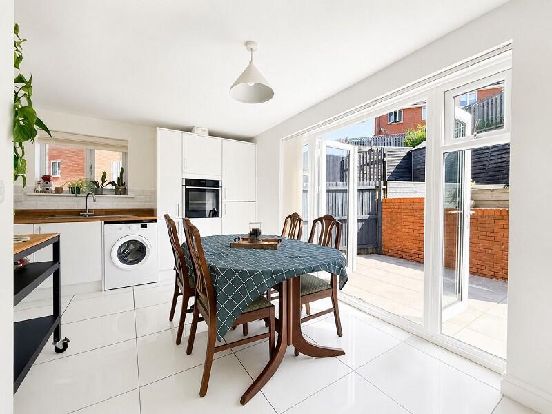 House in Cardiff, Tonyrefail - View 3