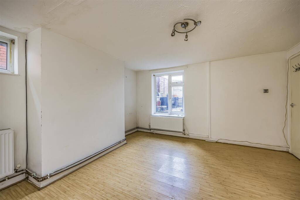 Apartment in Portsmouth, North End - View 5