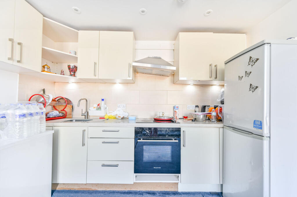 Apartment in London - View 5