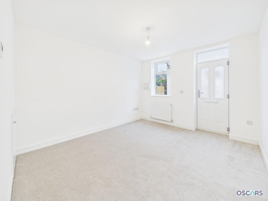 House in Hull - View 2