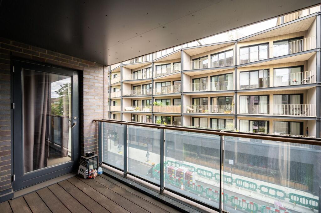 Apartment in London - View 5