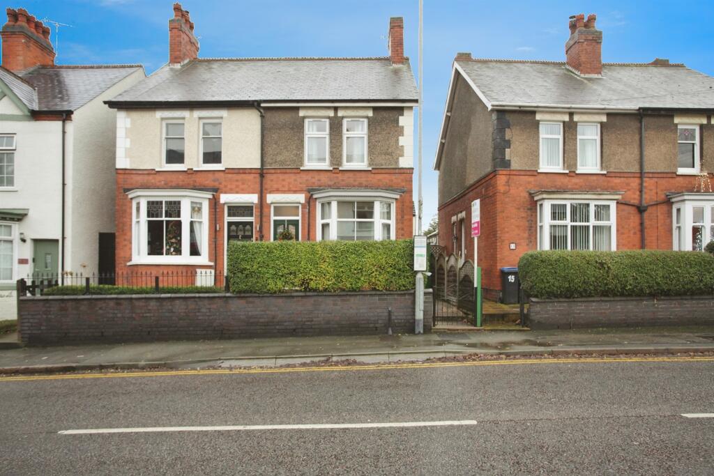 Main image of property: Hollycroft, Hinckley