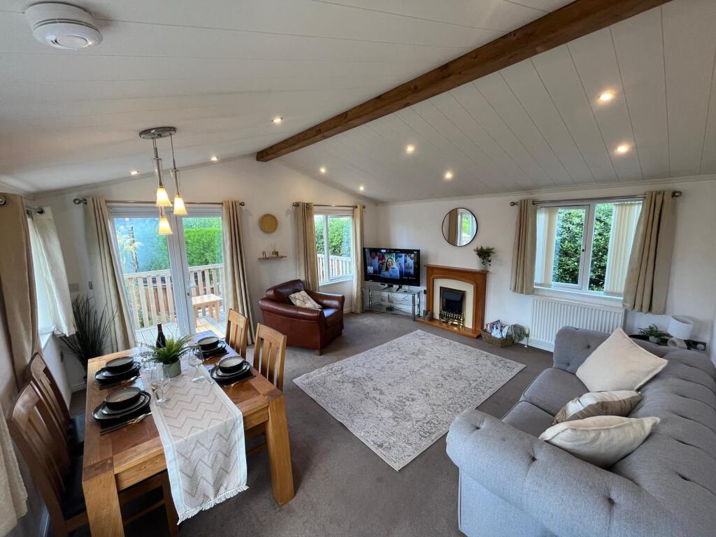 Two Bed Hambleton Lodge (40x16), Natland Caravan Park , Natland, Kendal, Cumbria, LA9 7QT - Aanzicht 2