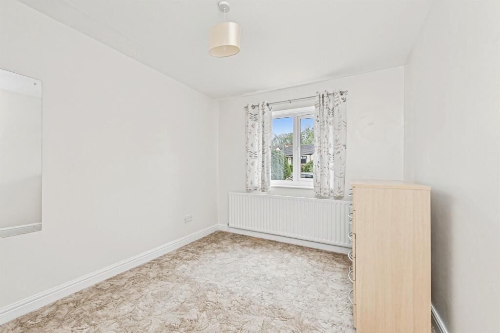 Apartment in Kirklees, West Yorkshire - View 4