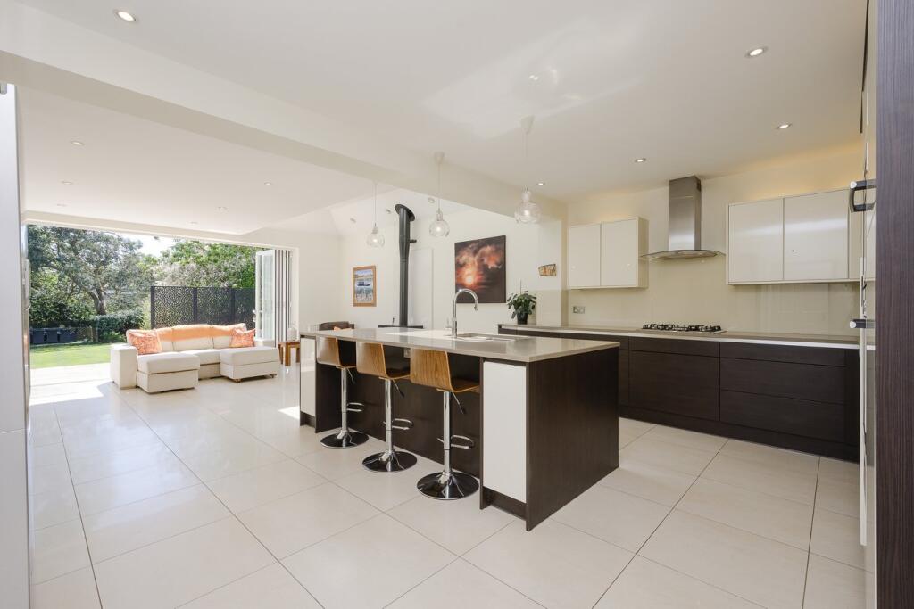 Heath Ridge Green, Cobham, KT11 - View 3