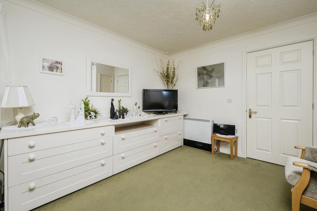 Apartment in Plymouth - View 3