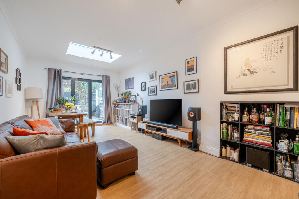 Apartment in London - View 2