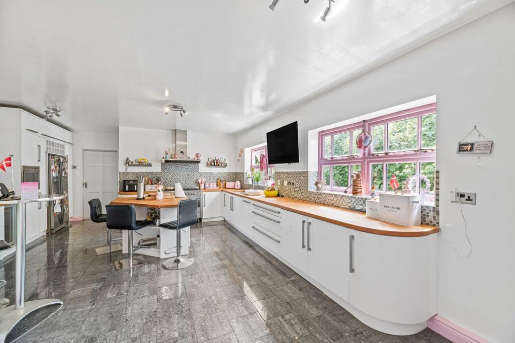 House in Warrington, Great Sankey - View 4