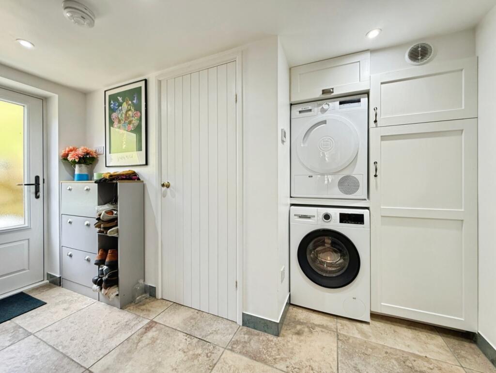 House in Stroud, Chalford - View 4