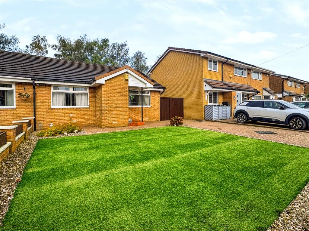House in Oldham, Greater Manchester - View 4