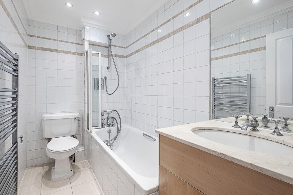3 bedroom mews property for rent