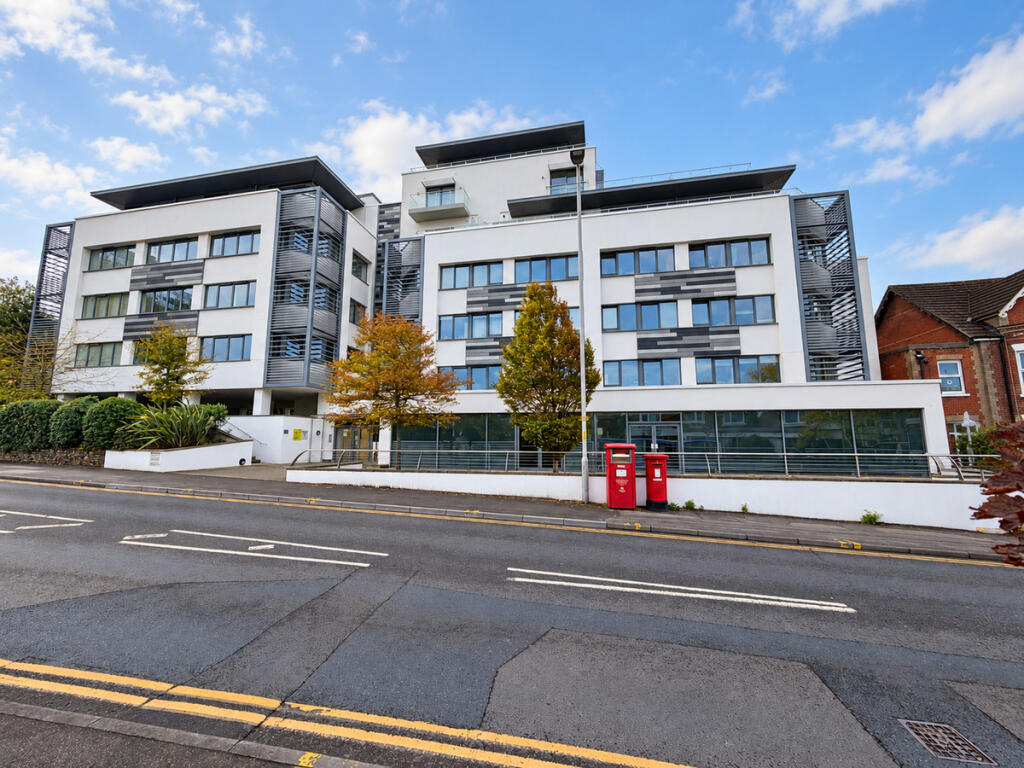 Apartment in Poole, Longfleet - View 2