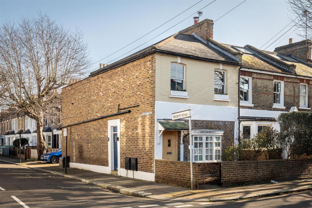 Main image of property: Duke Road, W4