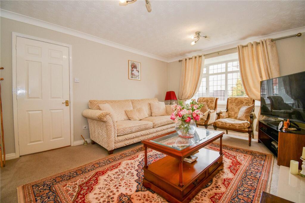 House in Ellesmere Port, Westwood Park - More