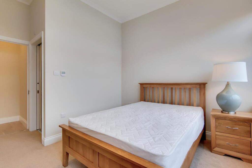 Apartment in London - More