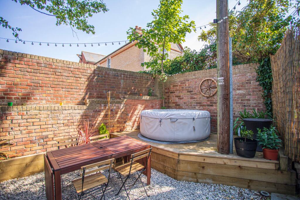 Main image of property: Commercial Road, Poole,
