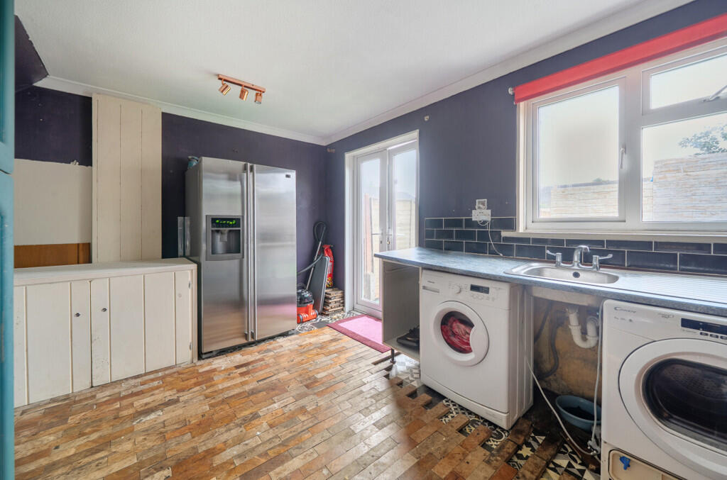 House in Long Buckby - More