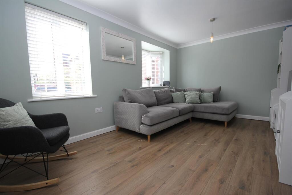 House in Fareham, Whiteley - View 4
