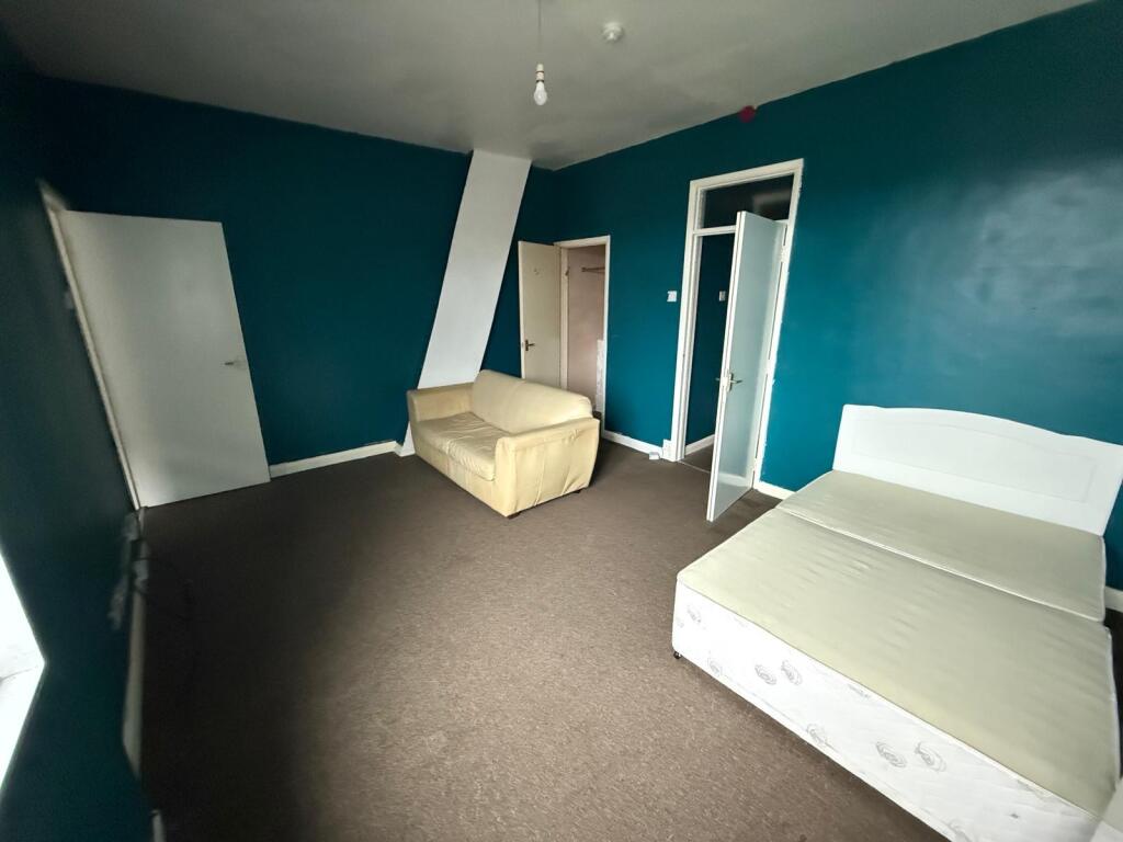 Apartment in Derby, Markeaton - View 4