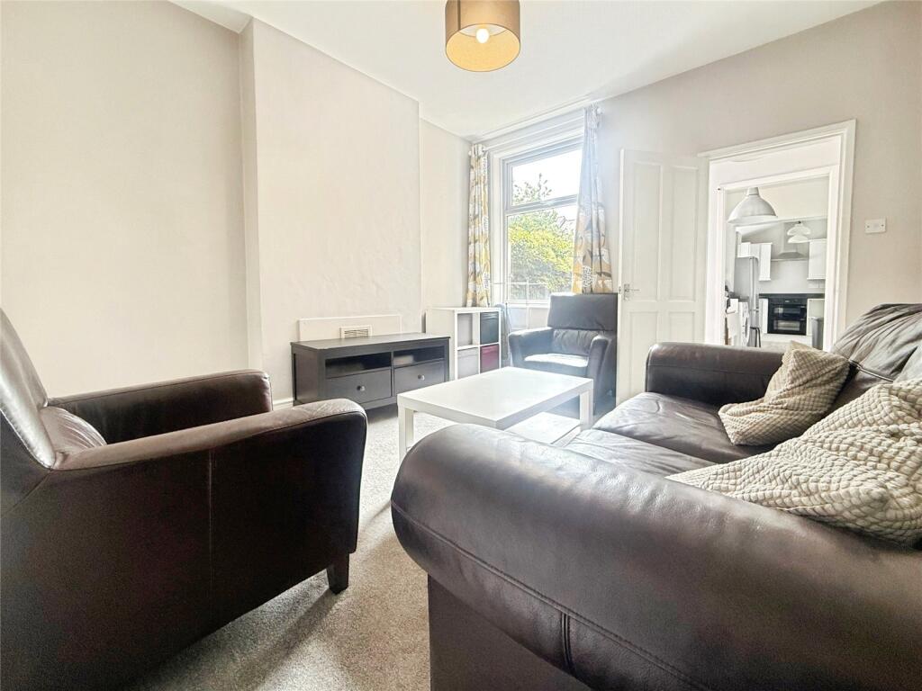67, Lytton Road photo 3