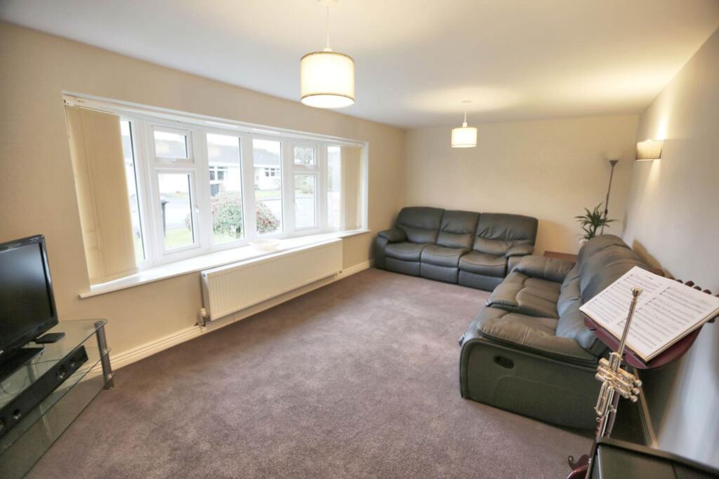Calder Close, Bollington photo 2