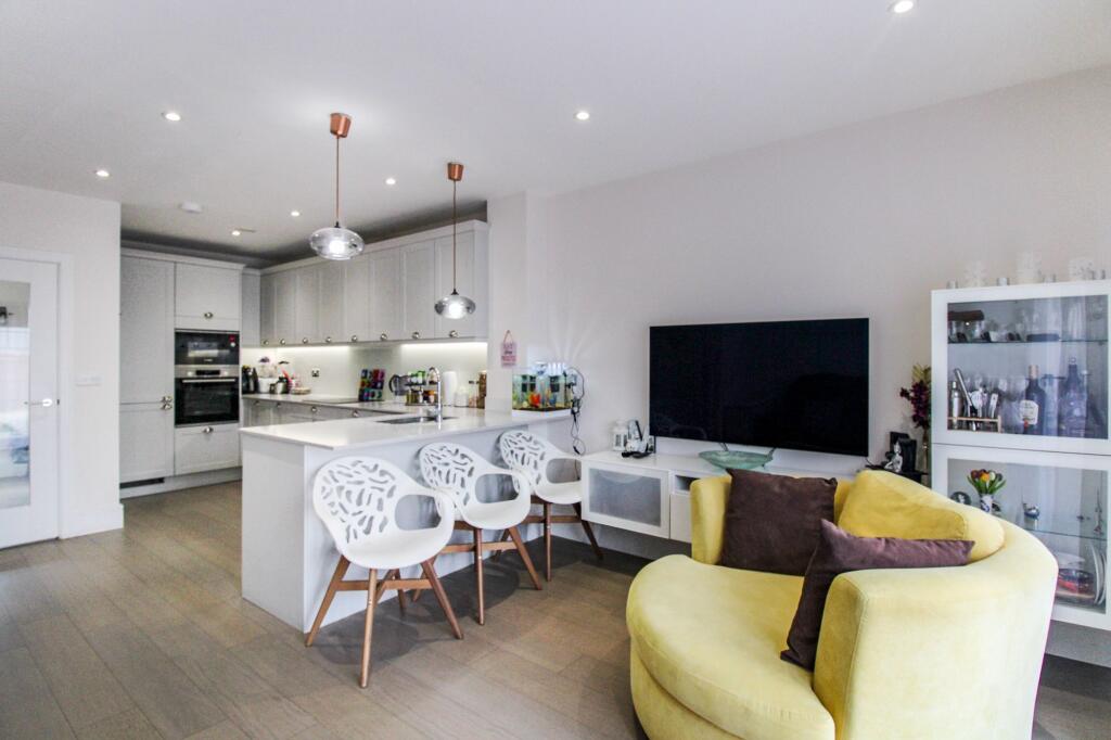 House in Reading, Green Park Village, Southcote - View 4