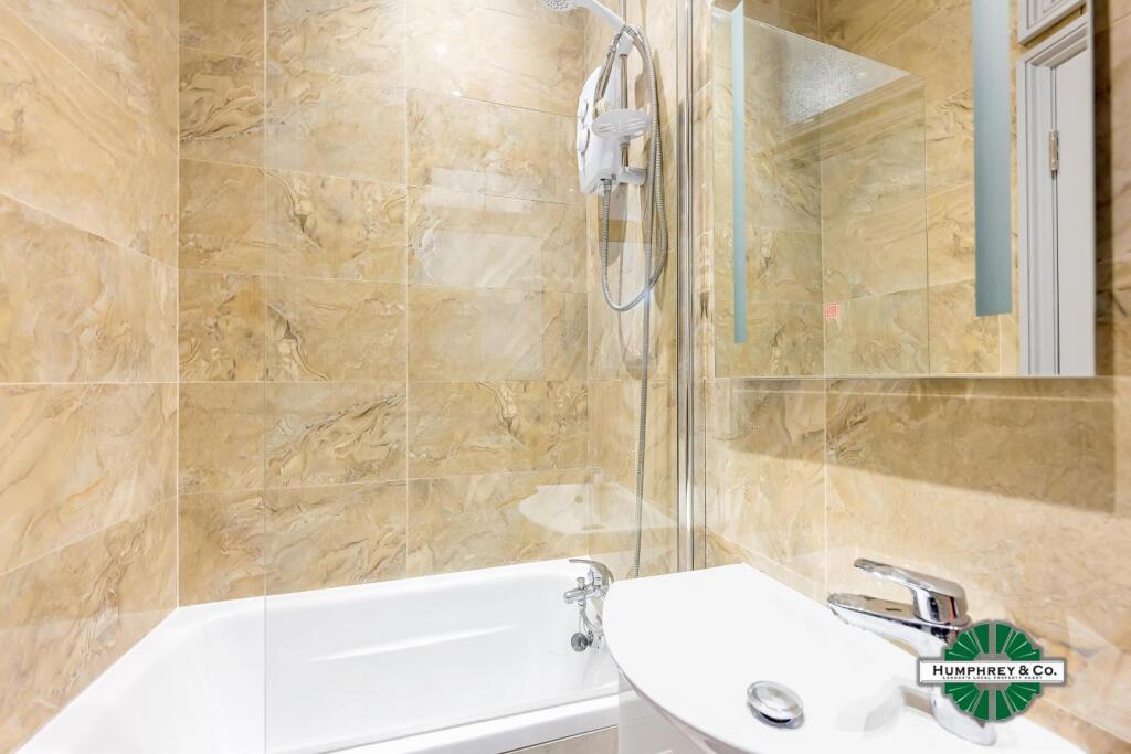 Main image of property: Wordsworth Parade, Green Lanes, N8 0SJ