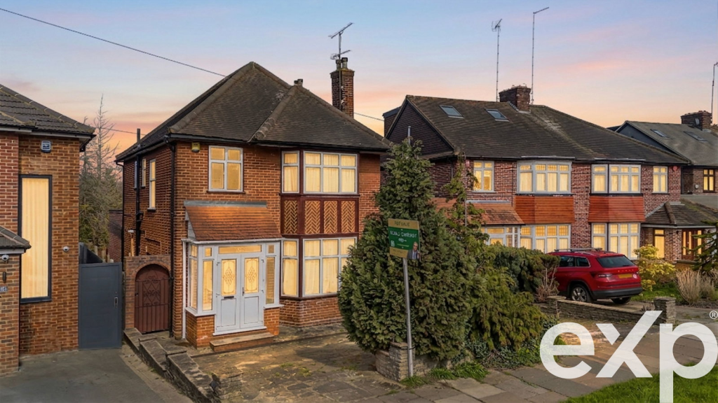 Main image of property: Winchmore Hill Road, London, N21
