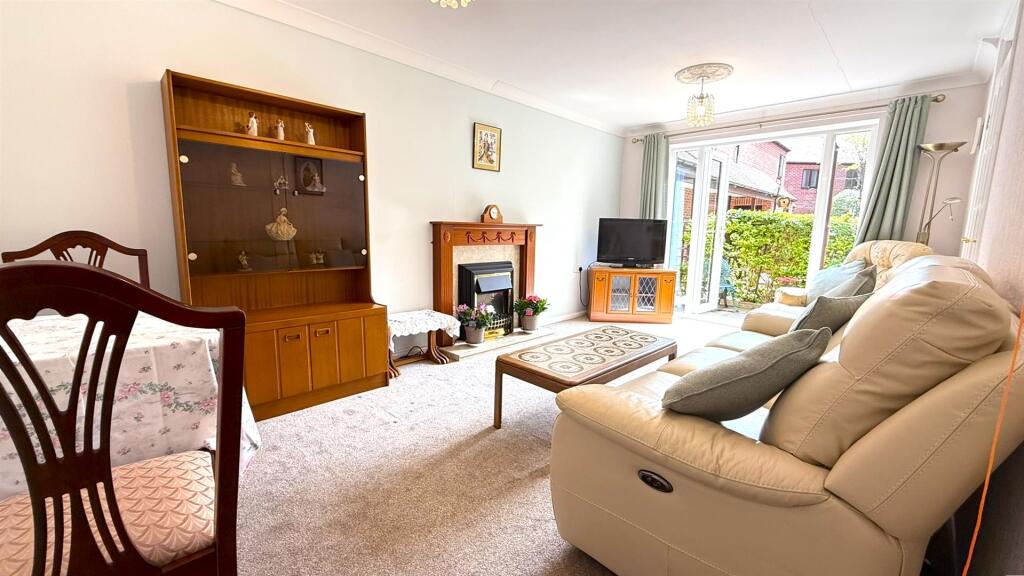 Grosvenor Court, The Green, Kings Norton photo 4