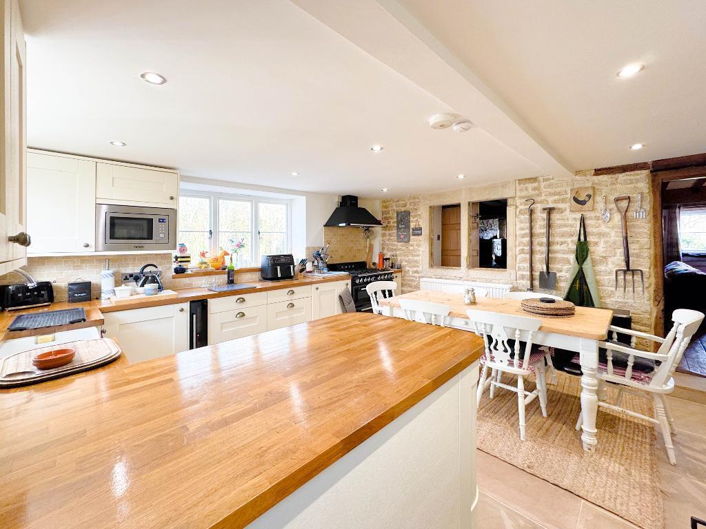 Berryfield Lane, Melksham, Wiltshire, SN12 6EH - View 6