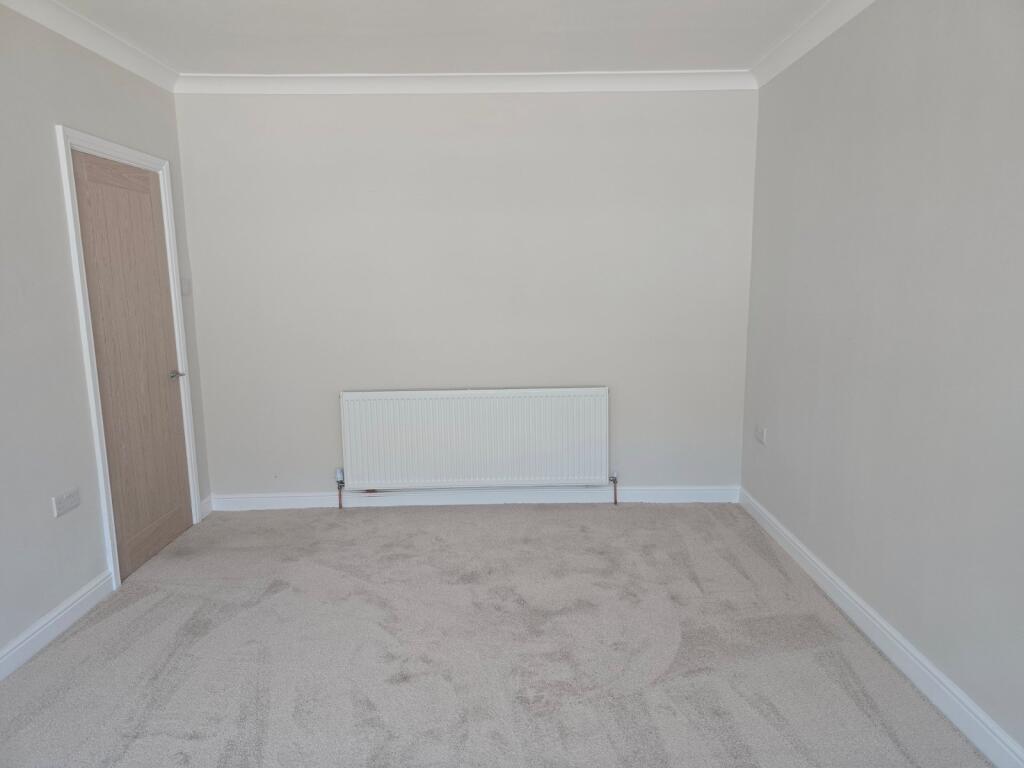 House in Bradford, Low Fold, Bolton - View 3
