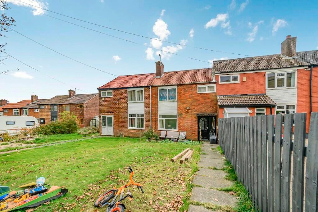 3-bed terraced on Hambleton Drive, Halifax, HX2, £95,000
