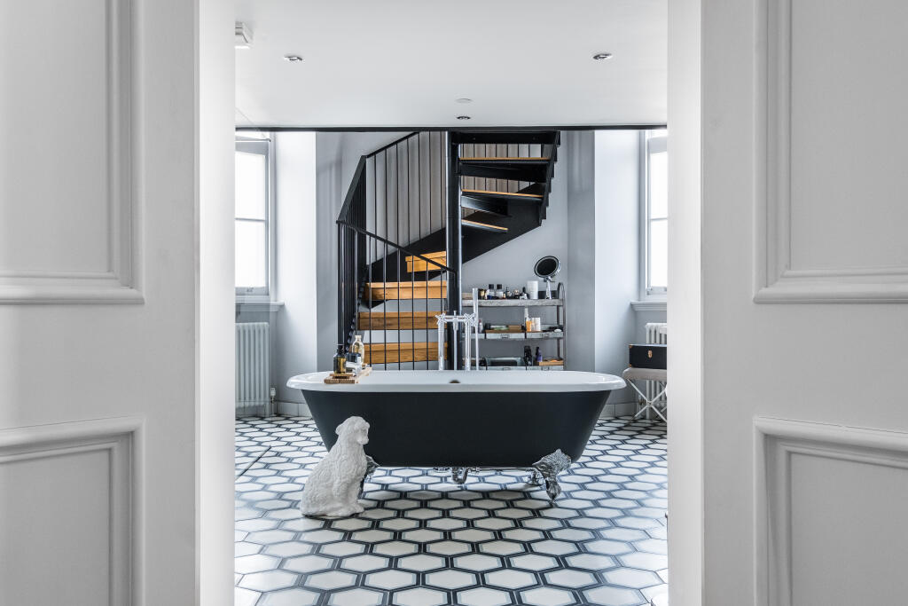Apartment in London - View 3