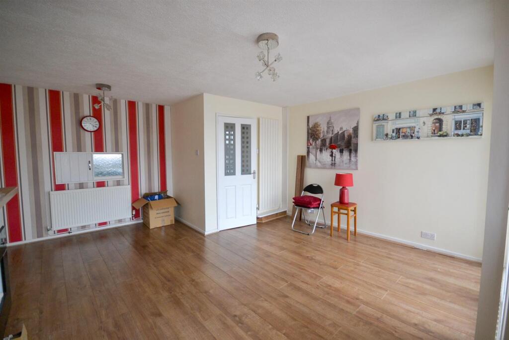 Haddon Way, Radcliffe-On-Trent, Nottingham photo 3