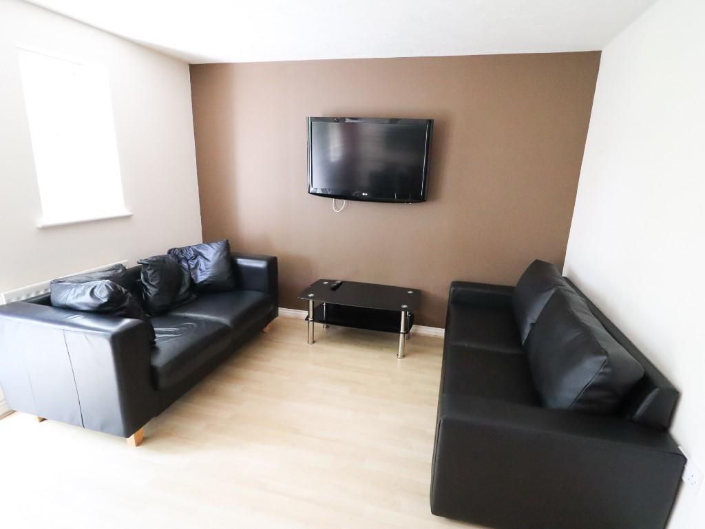 1 bedroom house share for rent