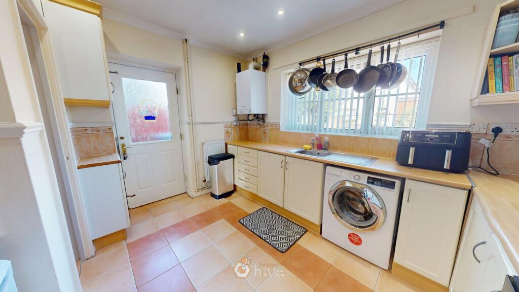 House in Doncaster, Stainforth - More