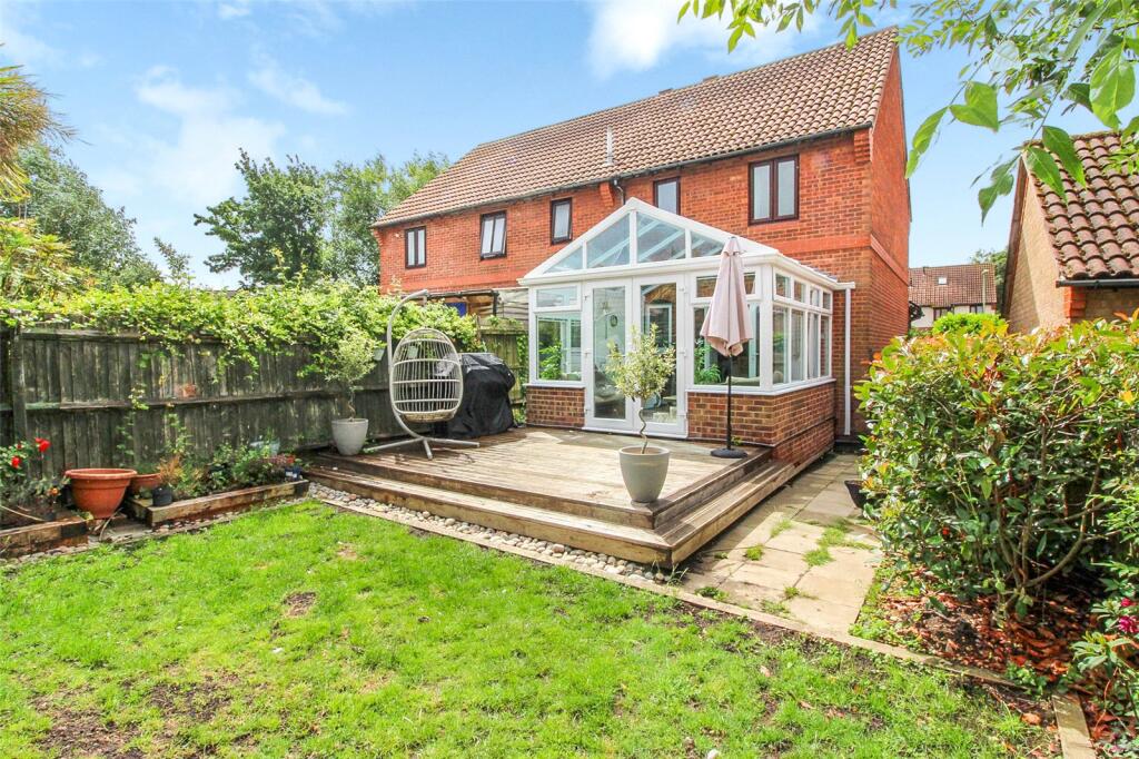 Main image of property: Barton Drive, Hamble, Southampton, Hampshire, SO31