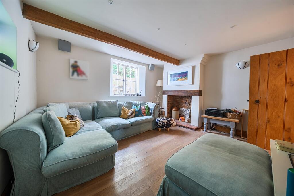 34 Wellcroft photo 4