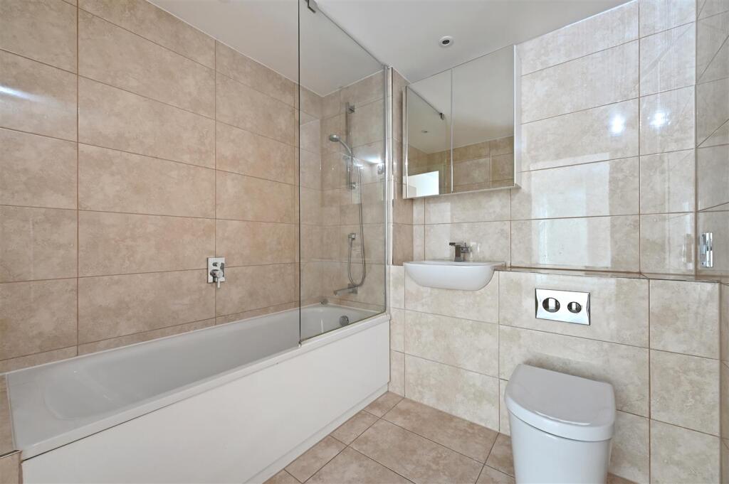 Apartment in London - More
