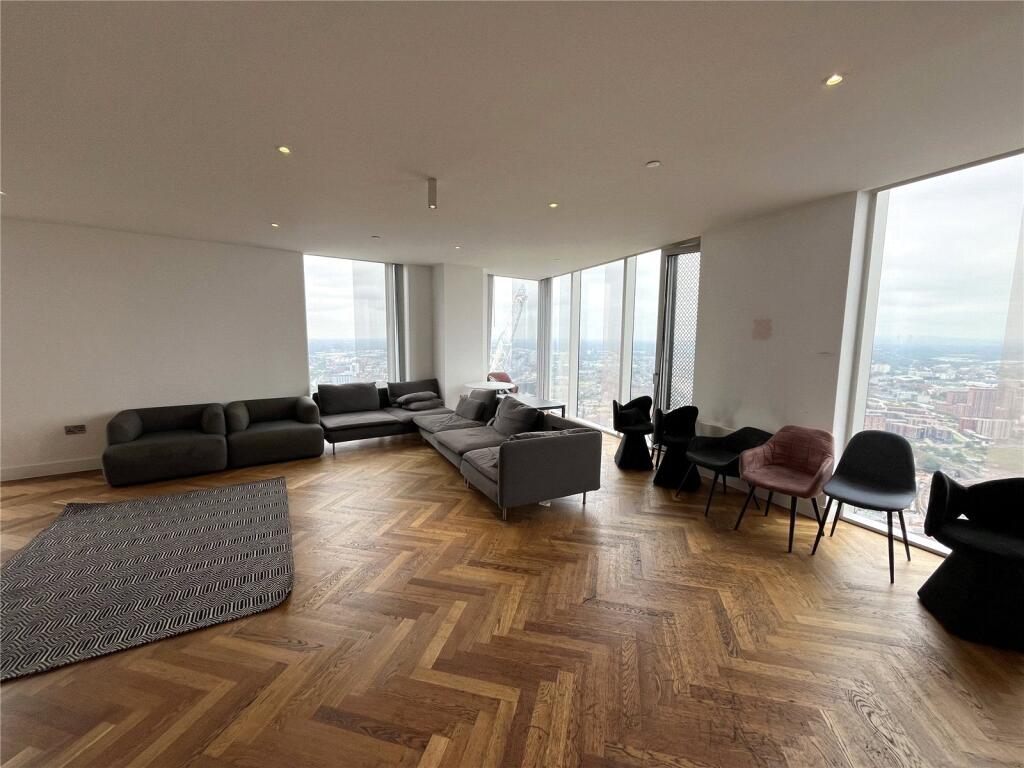 Apartment in Manchester, City Centre - View 4