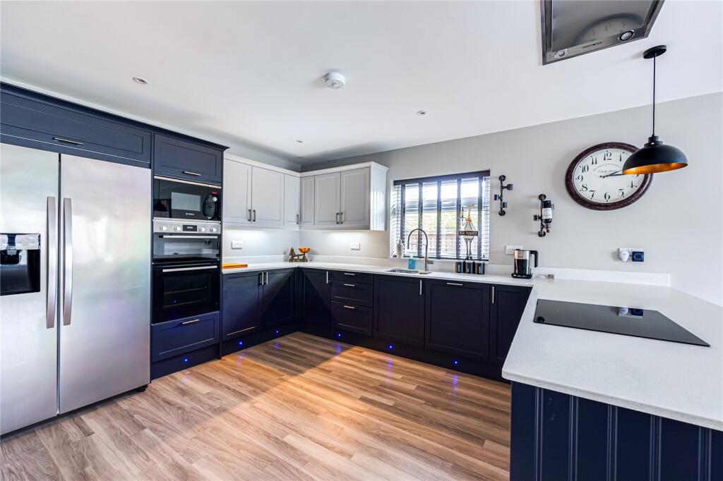 Silver Street, Great Barford, Bedford, Bedfordshire, MK44 photo 2