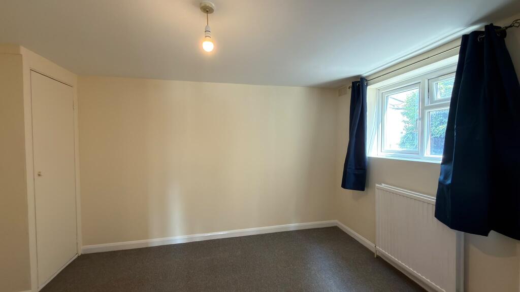 Apartment in Twickenham - View 5