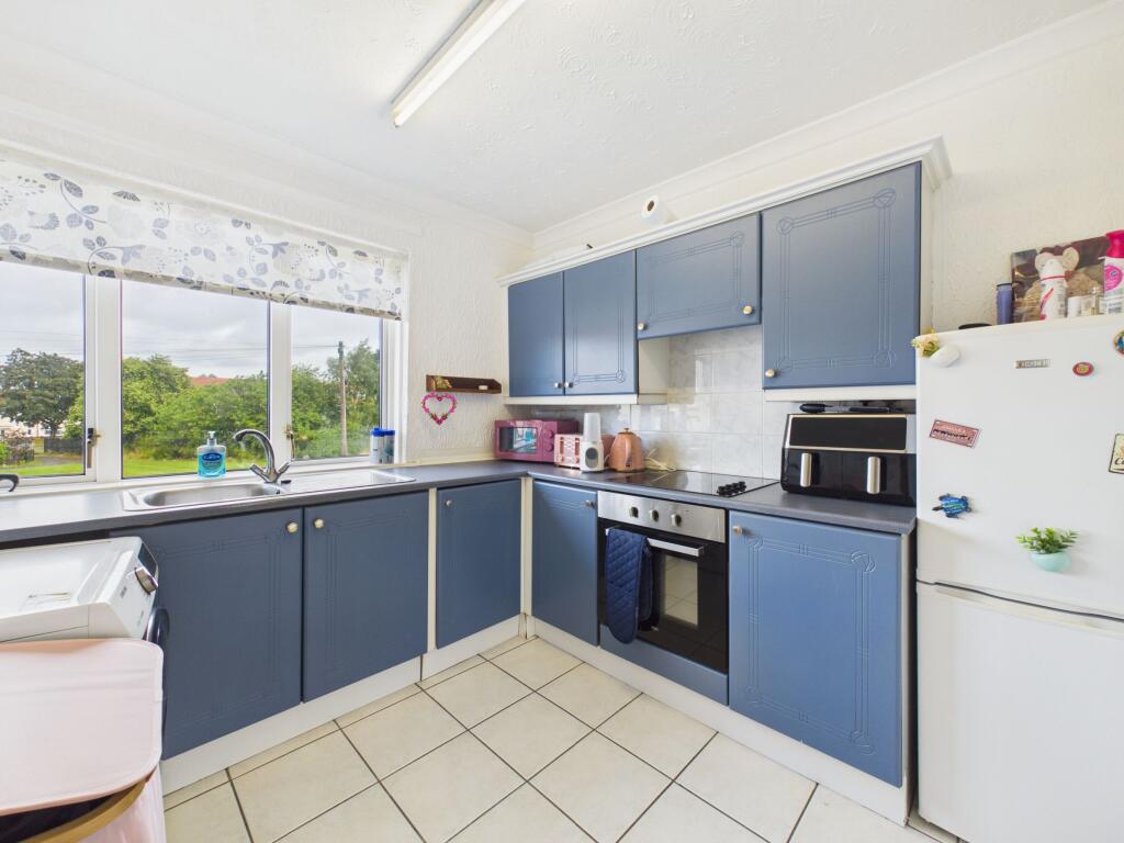 Apartment in Wishaw, Pather - View 4