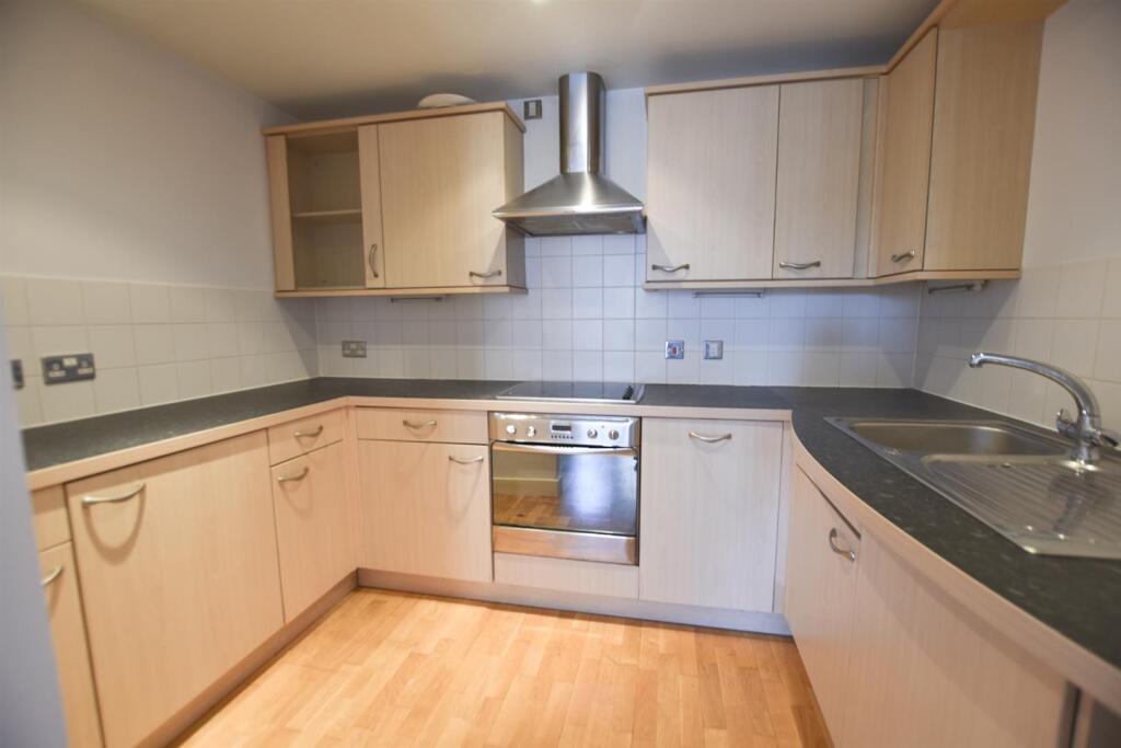 Apartment in Nottingham - View 3