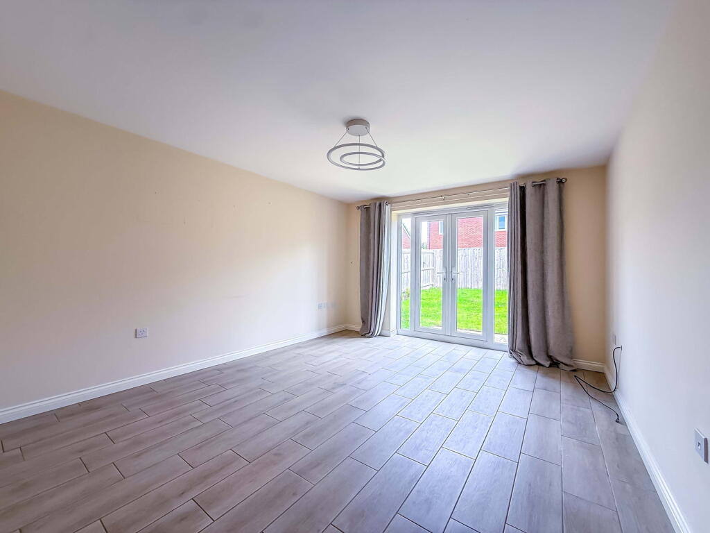 Balmoral Drive, Churchtown, PR9 8QA - More