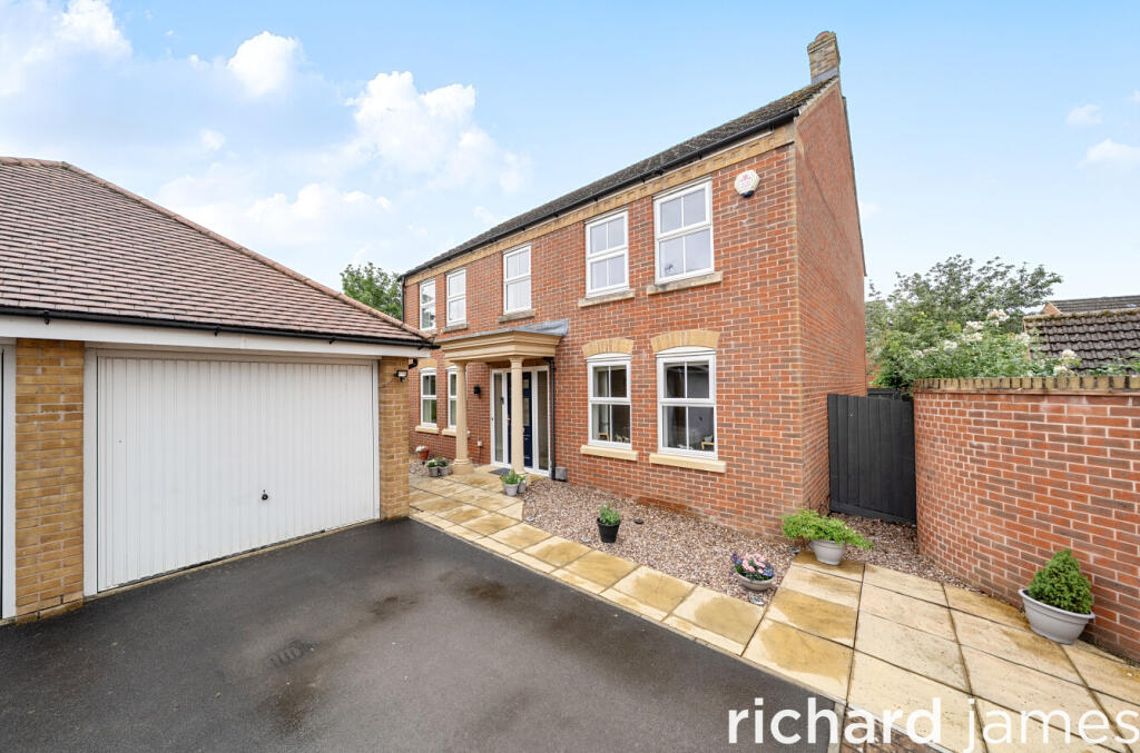 Main image of property: Kingdom Crescent, Redhouse, Swindon, SN25