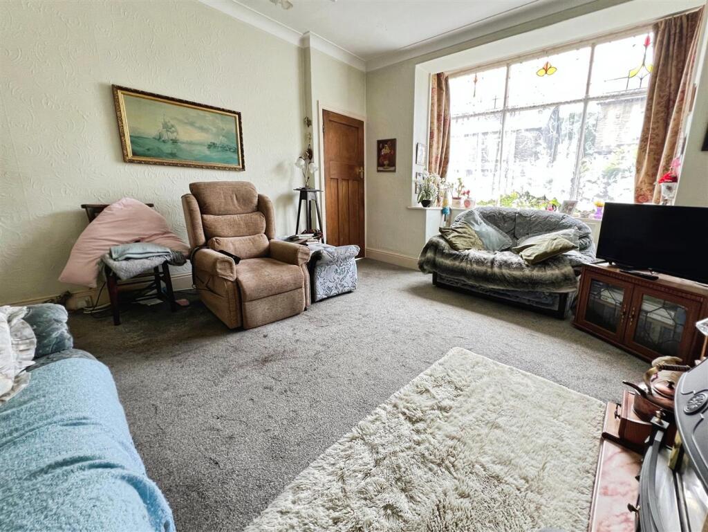 House in Bradford, Fourlands, Esholt - View 4