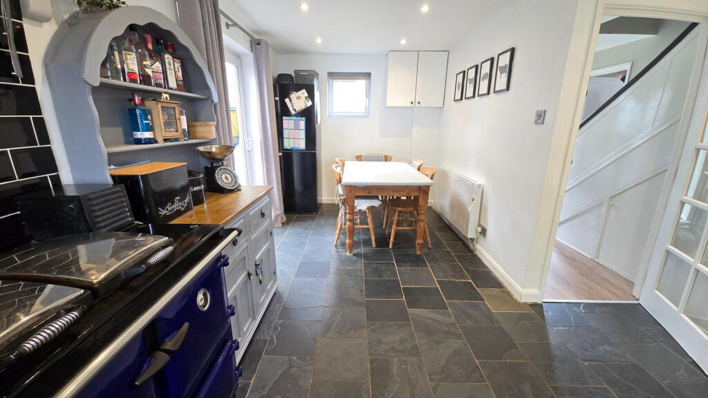 House in Compton, West Berkshire - More