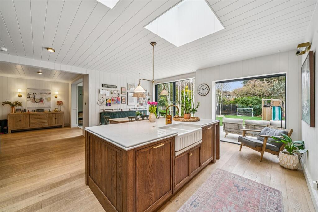 Main image of property: Sutton Court Road, London, W4